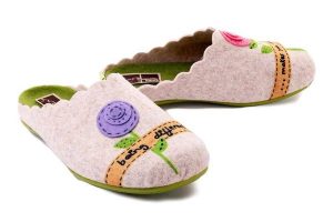MANITU 320101-08 beige, kapcie damskie. Brązowe kapcie Manitu, bez wzorów. Za 184,90 zł.