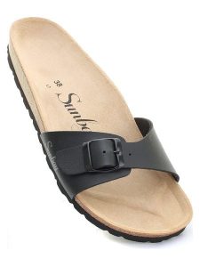 Sunbay Klapki "Jasmin" w kolorze czarnym rozmiar: 39. Czarne klapki Sunbay, bez wzorów, z otwartym noskiem, bez obcasa. Za 149,95 zł.