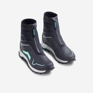 Buty turystyczne damskie Quechua SH900 Pro mountain Mid wodoodporne. Niebieskie buty trekkingowe QUECHUA, bez zapięcia. W wyprzedaży za 399,99 zł.