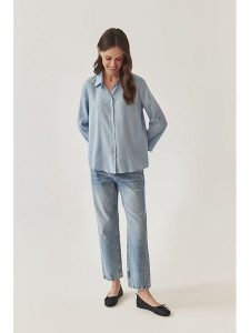 TATUUM Bluzka w kolorze błękitnym rozmiar: 42. Niebieskie bluzki Tatuum, bez wzorów, z lyocellu, bez kołnierzyka, bez ramiączek. Za 140,45 zł.