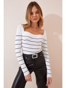 Hapiness Istanbul Koszulka w kolorze biało-czarnym rozmiar: S/M. Białe bluzki Hapiness Istanbul, m, bez wzorów, ze splotem, bez kołnierzyka, bez ramiączek. Za 52,55 zł.