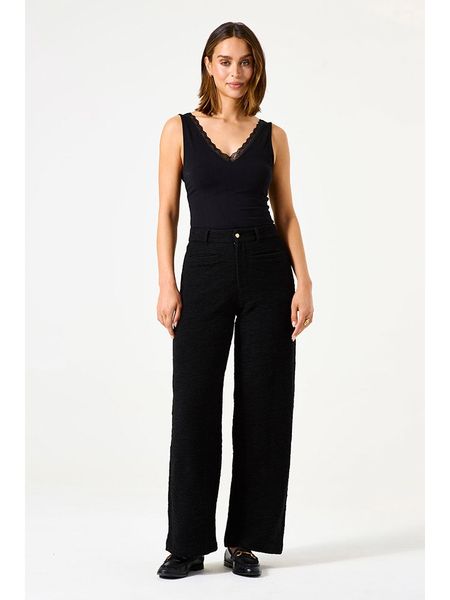 Garcia Top w kolorze czarnym rozmiar: XL. Czarne topy Garcia, xl, bez wzorów, z koronki, bez kołnierzyka, bez ramiączek. Za 56,79 zł.