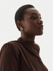 Guess Kolczyki JUBE0460 4JW Złoty. Żółte kolczyki Guess, metalowe. Za 239,99 zł.