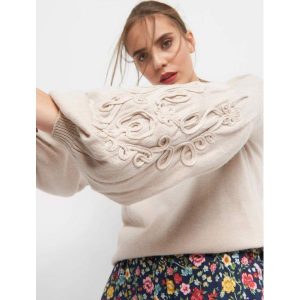Sweter ze wzorem 3D. Swetry klasyczne marki Orsay. W wyprzedaży za 40,00 zł.