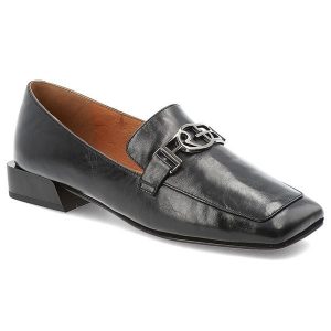 Półbuty damskie D&A Premium w eleganckim wsuwanym fasonie z kwadratowym noskiem ozdobną metalową aplikacją i niskim obcasem czarne, CR62-3125. Czarne półbuty S.BARSKI, z aplikacjami, bez obcasa, bez zapięcia. Za 399,00 zł.