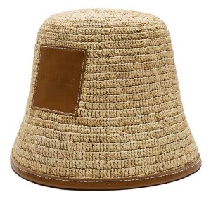 Kapelusz JACQUEMUS. Brązowe kapelusze JACQUEMUS, bez wzorów. Za 1 389,00 zł.