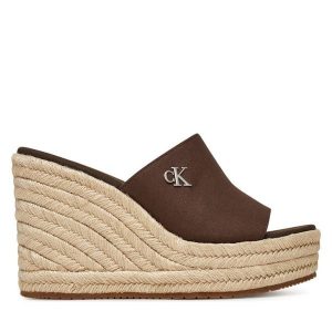 Klapki Calvin Klein. Brązowe klapki Calvin Klein, bez wzorów, bez obcasa. Za 299,99 zł.