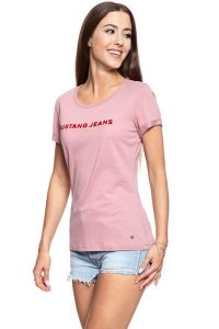 MUSTANG T SHIRT DAMSKI Alexia C Print Lilas 1009026 8148. Czerwone t-shirty Mustang, s, bez wzorów, bez kołnierzyka, bez ramiączek. W wyprzedaży za 39,99 zł.