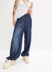 Jeansy wide leg z lejącego lyocellu. Niebieskie jeansy bonprix, bez wzorów, z jeansu. Za 169,99 zł.