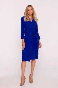 Elegancka sukienka ołówkowa kopertowa z wiązaniem chabrowa. Niebieskie sukienki Stylove, do pracy, l, bez wzorów, biznesowe, bez kołnierzyka, bez ramiączek, kopertowe. Za 449,00 zł.