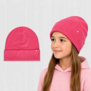 CZAPKA PRZEJŚCIOWA 4F BEANIE UNISEKS DAMSKA ACAPU0739 SS26. Czerwone czapki 4f, bez wzorów, eleganckie. Za 29,99 zł.