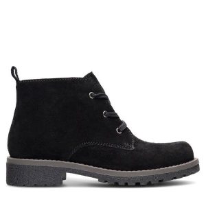 Trzewiki Lasocki. Czarne botki Lasocki, bez wzorów, bez obcasa, na płaskiej podeszwie, bez zapięcia. Za 159,99 zł.