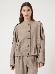 YAS Kurtka w kolorze jasnobrązowym rozmiar: 36. Brązowe kurtki YAS, bez wzorów, bez kaptura. Za 166,49 zł.