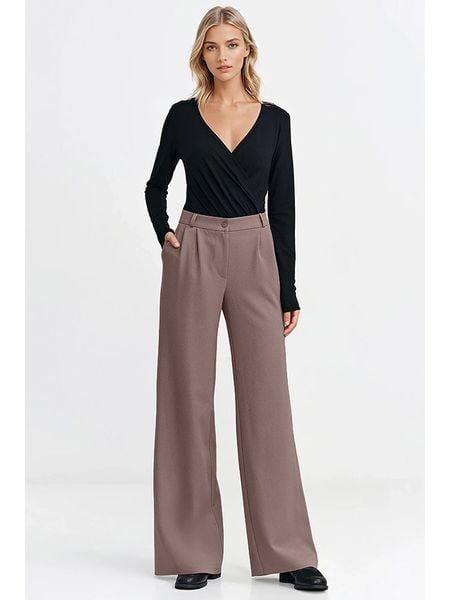 Nife Spodnie w kolorze jasnobrązowym rozmiar: 40. Brązowe spodnie z wysokim stanem Nife, bez wzorów, z materiału, z podwyższonym stanem. Za 231,13 zł.