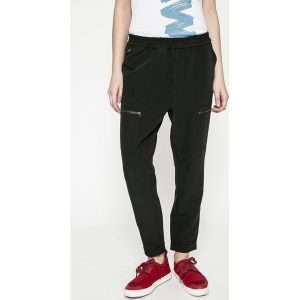 G-Star Raw - Spodnie. Spodnie z wysokim stanem marki G-Star Raw. W wyprzedaży za 339,90 zł.