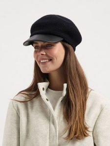 TRAVELIN' Wełniana czapka w kolorze czarnym rozmiar: onesize. Czarne czapki Travelin', bez wzorów, ze skóry. Za 144,95 zł.