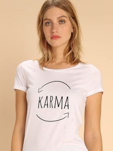WOOOP Koszulka "Karma" w kolorze białym rozmiar: XXL. Białe bluzki Wooop, xxl, bez wzorów, z bawełny, bez kołnierzyka, bez ramiączek. Za 37,45 zł.