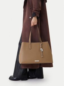 KARL LAGERFELD Torebka B1W30001 Brązowy. Brązowe torebki klasyczne KARL LAGERFELD, bez wzorów, ze skóry, bez dodatków. Za 646,99 zł.
