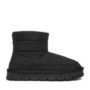 Śniegowce DeeZee. Czarne buty zimowe DeeZee, bez obcasa, bez zapięcia. Za 179,99 zł.