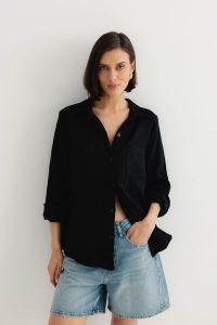 KOSZULA HOLLY CZARNA S - Flawless. Czarne koszule Flawless, s, bez wzorów, z bawełny, bez kołnierzyka, bez ramiączek. Za 350,00 zł.
