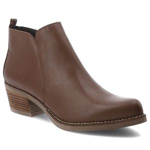 Brązowe Botki Hee Skórzane Kowbojki Damskie. Brązowe botki Hee, bez wzorów, z jeansu, bez obcasa, bez zapięcia. Za 373,99 zł.