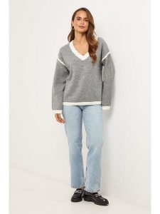 Soft Cashmere Sweter w kolorze szarym rozmiar: 38/40. Szare swetry oversize Soft Cashmere, bez wzorów, bez ramiączek. Za 152,99 zł.