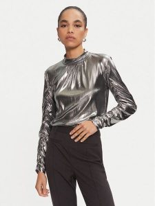 Karen by Simonsen Bluzka Regitze 10105118 Srebrny Slim Fit. Szare bluzki Karen by Simonsen, xs, bez wzorów, z syntetyku, bez kołnierzyka, bez ramiączek. Za 239,99 zł.