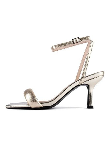 Loft37 Skórzane sandały w kolorze złotym rozmiar: 40. Żółte sandały Loft37, bez wzorów, z otwartym noskiem, bez obcasa, na koturnie, bez zapięcia. Za 217,99 zł.