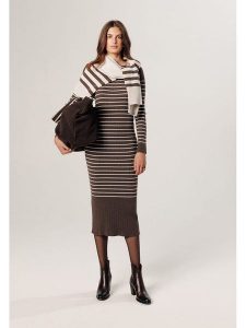 Rodier Sukienka w kolorze jasnobrązowym rozmiar: L. Brązowe sukienki Rodier, l, bez wzorów, z wełny, klasyczne, bez kołnierzyka, bez ramiączek, maxi. Za 295,99 zł.