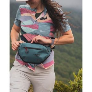 Torba nerka wodoszczelna Pelican Exodry. Niebieskie nerki i saszetki PELICAN, bez wzorów. Za 229,00 zł.