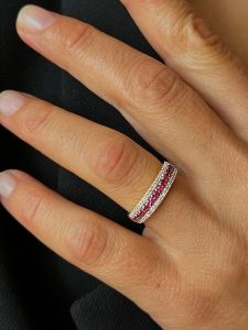 OR Carats Złoty pierścionek z diamentami i kamieniami szlachetnymi rozmiar: 56. Czerwone pierścionki OR Carats, z diamentem, złote. Za 2 283,99 zł.