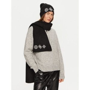 Czapka Guess. Czarne czapki Guess, z aplikacjami. Za 139,99 zł.