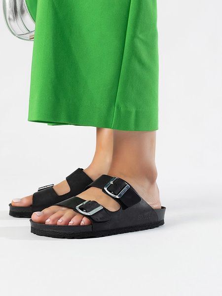 BAYTON Skórzane klapki "Atlas" w kolorze czarnym rozmiar: 39. Czarne klapki Bayton, bez wzorów, z otwartym noskiem, bez obcasa. Za 158,84 zł.