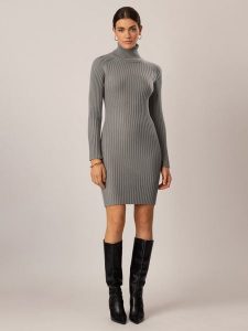 APART Sukienka dzianinowa w kolorze szarym rozmiar: 38. Szare sukienki Apart, bez wzorów, z dzianiny, bez kołnierzyka, bez ramiączek, mini. Za 289,95 zł.