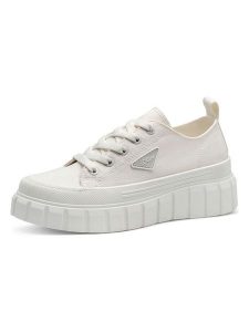 S.Oliver Sneakersy w kolorze białym rozmiar: 41. Białe trampki s.Oliver, bez wzorów, bez zapięcia. Za 149,31 zł.