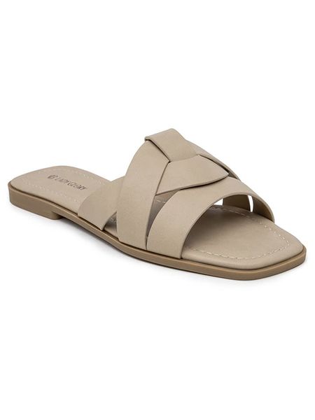 Foreverfolie Klapki w kolorze beżowym rozmiar: 38. Brązowe klapki Foreverfolie, bez wzorów, z otwartym noskiem, bez obcasa. Za 83,62 zł.