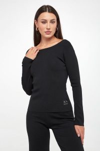 Sweter damski ARMANI EXCHANGE. Swetry klasyczne Armani Exchange, xs, bez kołnierzyka. Za 559,00 zł.