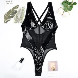 Body z transparentnymi pasami elegancki fason na wieczór Seiko. Czerwone body i gorsety Intica, bez wzorów, z materiału. Za 129,00 zł.