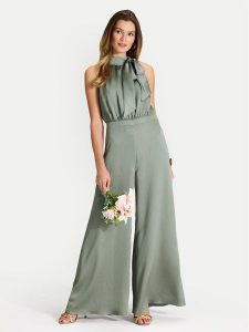 Swing Kombinezon 3AH01600 Zielony Regular Fit. Zielone sukienki Swing, bez wzorów, z syntetyku, bez kołnierzyka, bez ramiączek. Za 669,99 zł.