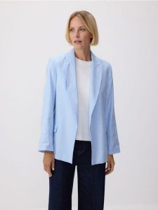 Marynarka z modalem - jasnoniebieski. Niebieskie marynarki i żakiety Reserved, l, bez wzorów, z tkaniny. W wyprzedaży za 109,99 zł.