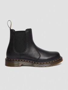 Dr. Martens Skórzane botki w kolorze czarnym rozmiar: 36. Czarne botki Dr. Martens, bez wzorów, ze skóry, bez zapięcia. Za 264,77 zł.