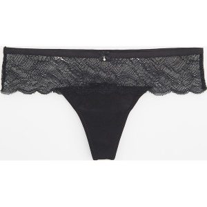 Koronkowe stringi - Czarny. Stringi marki Reserved. Za 24,99 zł.