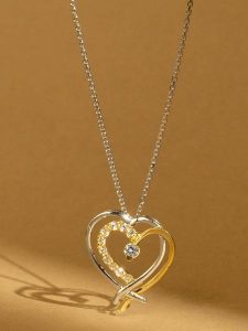 L instant d Or Złota zawieszka z cyrkoniami rozmiar: onesize. Szare zawieszki L instant d Or, z cyrkonią, złote. Za 565,99 zł.