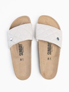 Sunbay Klapki "Dune" w kolorze białym rozmiar: 39. Białe klapki Sunbay, bez wzorów, z otwartym noskiem, bez obcasa. Za 174,95 zł.