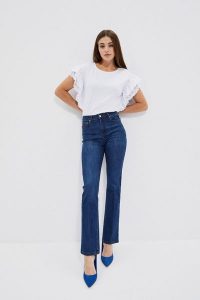 Jeansy bootcut. Jeansy MOODO, bez wzorów, z bawełny. W wyprzedaży za 74,99 zł.