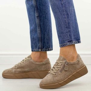 Fango skórzane półbuty damskie na platformie Jezzi 18-18. Zielone półbuty Jezzi, na jesień, bez wzorów, z jeansu, bez obcasa, na platformie, bez zapięcia. Za 249,00 zł.