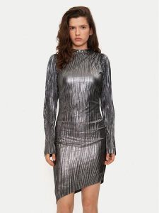 Bruuns Bazaar Sukienka koktajlowa BBW3707 Srebrny Regular Fit. Szare kombinezony Bruuns Bazaar, bez wzorów, z syntetyku, wizytowe, bez kołnierzyka, bez ramiączek. Za 369,99 zł.
