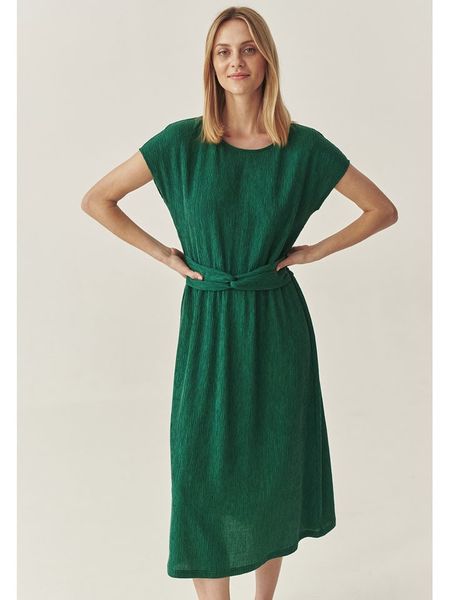 TATUUM Sukienka w kolorze zielonym rozmiar: 38. Zielone sukienki Tatuum, bez wzorów, bez kołnierzyka, bez ramiączek, midi. Za 218,05 zł.