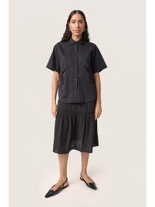 Soaked in Luxury Bluzka w kolorze czarnym rozmiar: XXL. Czarne bluzki Soaked in Luxury, xxl, bez wzorów, z wiskozy, bez kołnierzyka, bez ramiączek. Za 165,99 zł.