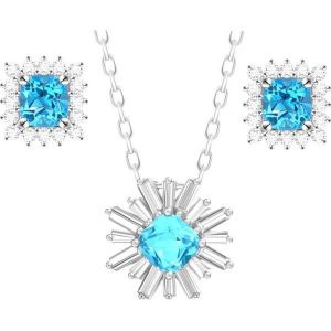 XARA komplet srebrnej biżuterii naszyjnik kolczyki blue topaz 4,7 ct. Niebieskie naszyjniki Enaya, z cyrkonią, metalowe. Za 445,00 zł.